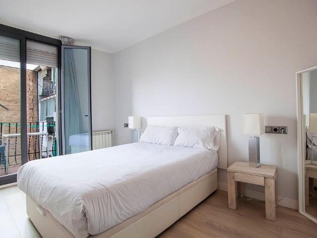 Piso en venta en calle Diputacio, Barcelona, de 94 m² 4 habitaciones por 629.000