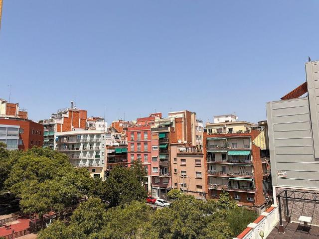 Piso en venta en Barcelona, de 94 m² 4 habitaciones por 339.000
