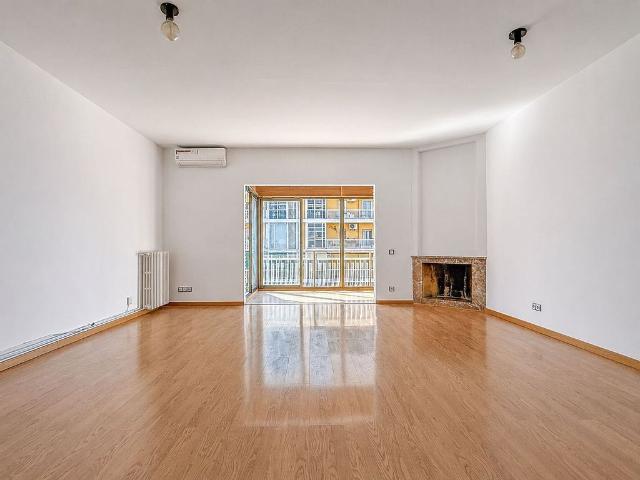 Piso en venta en Barcelona, de 95 m² 3 habitaciones por 525.000