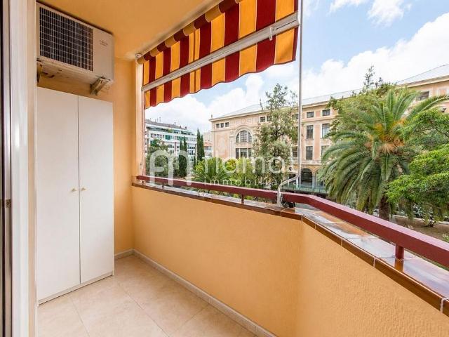 Piso en venta en Barcelona, de 95 m² 4 habitaciones por 475.000