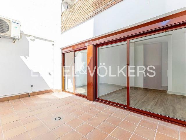 Piso en venta en Barcelona, de 98 m² 2 habitaciones por 450.000