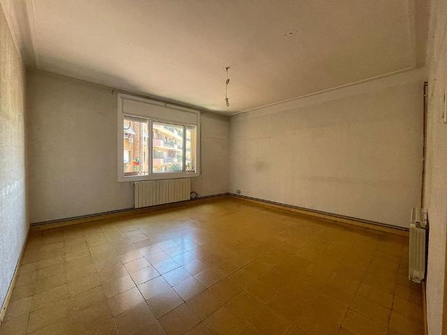Piso en venta en Barcelona, de 102 m² 4 habitaciones por 560.000