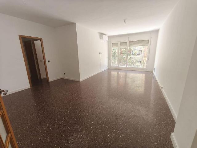 Piso en venta en Barcelona, de 111 m² 4 habitaciones por 590.000