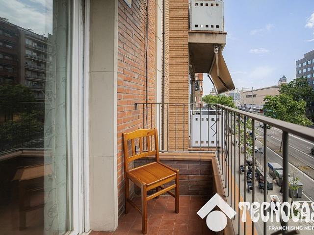 Piso en venta en Barcelona, de 115 m² 3 habitaciones por 420.000
