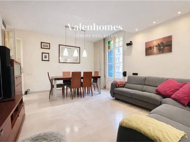 Piso en venta en Barcelona, de 116 m² 4 habitaciones por 549.000