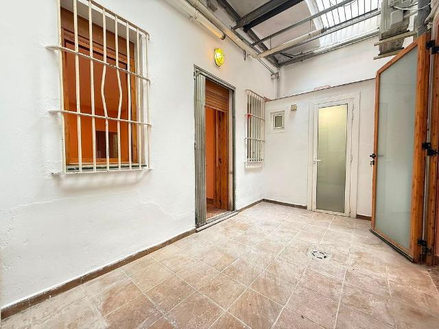 Piso en venta en Barcelona, de 117 m² 4 habitaciones por 398.000
