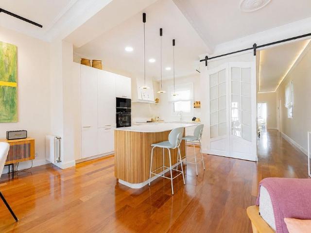 Piso en venta en calle De Còrsega, Barcelona, de 120 m² 3 habitaciones por 790.000