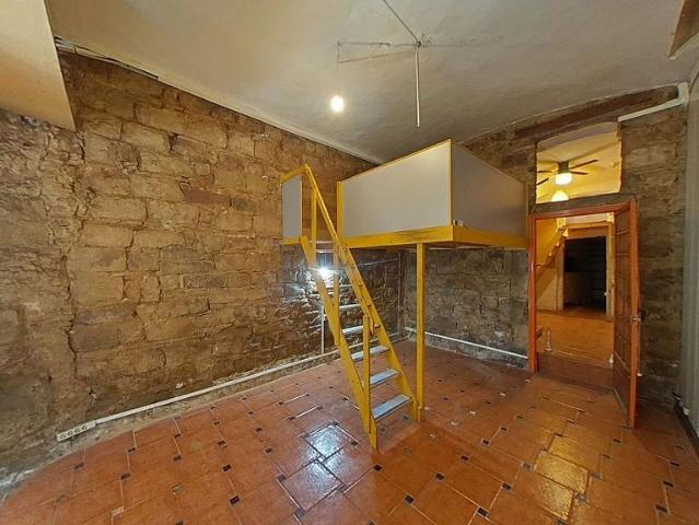 Piso en venta en Barcelona, de 131 m² 2 habitaciones por 350.000