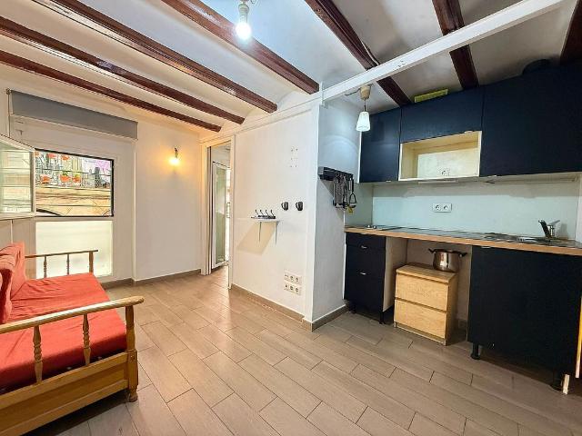 Piso en venta en Barcelona, de 27 m² 1 habitación por 110.000
