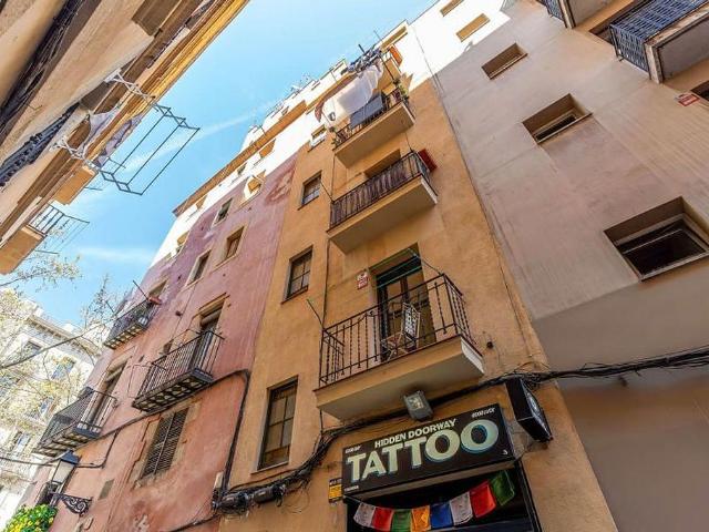 Piso en venta en Barcelona, de 27 m² 1 habitación por 99.000