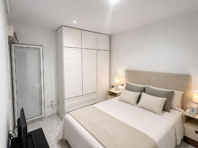 Piso en venta en calle D'almeria, Barcelona, de 28 m² 1 habitación por 142.000