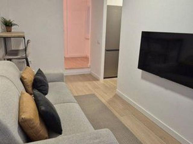 Piso en venta en Barcelona, de 33 m² 1 habitación por 124.900