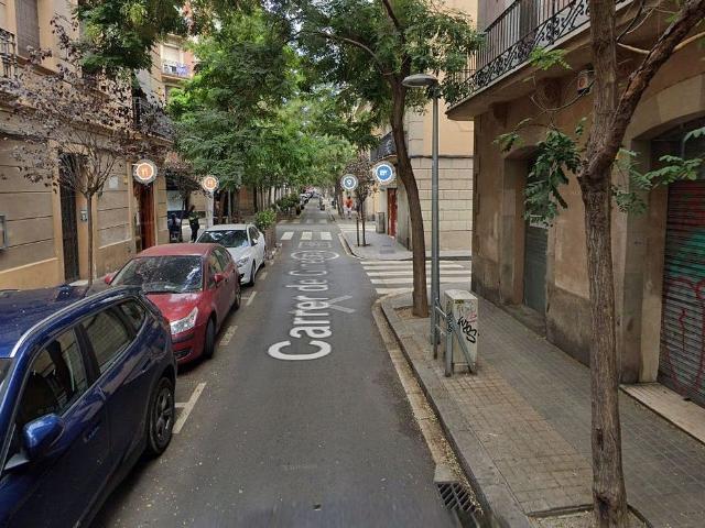 Piso en venta en Barcelona, de 33 m² 1 habitación por 216.000