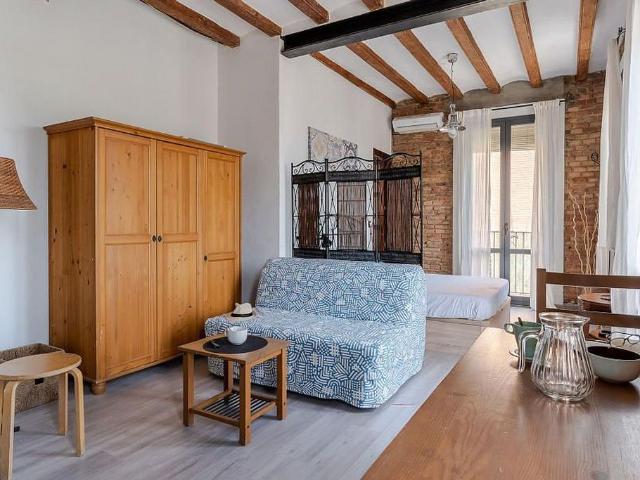Piso en venta en Barcelona, de 32 m² 1 habitación por 222.500
