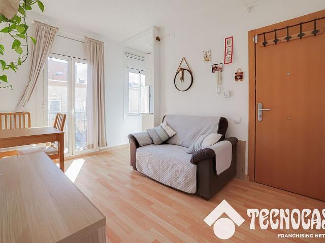 Piso en venta en Barcelona, de 38 m² 1 habitación por 209.000