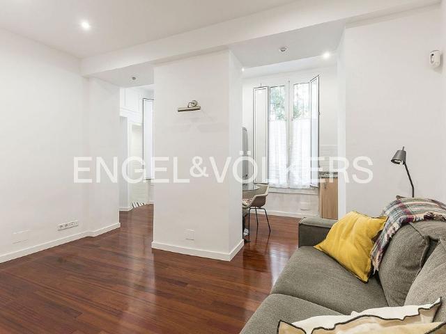 Piso en venta en Barcelona, de 38 m² 1 habitación por 328.000