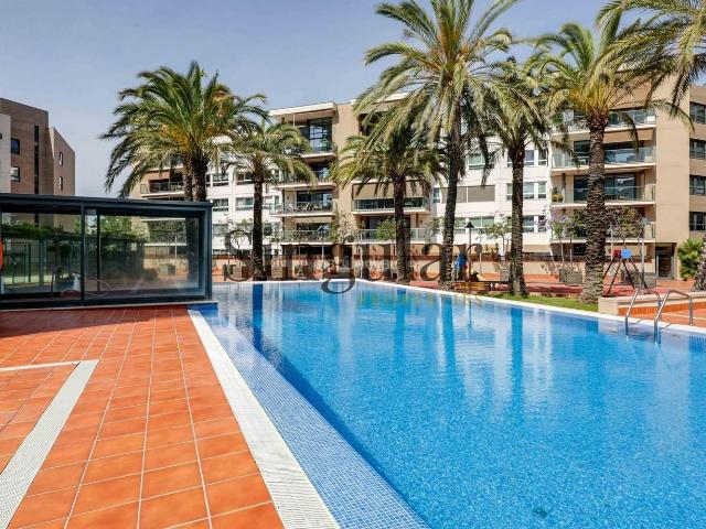 Piso en venta en Barcelona, Diagonal Mar i el Front Marítim del Poblenou. Piso con vistas panorámicas al mar y a Barcelona en un 14º con parking. Pisos.