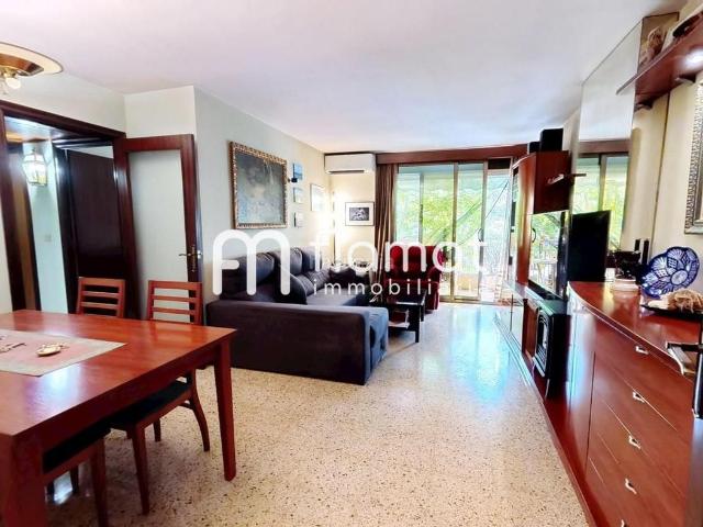 Piso en venta en Barcelona, Dreta de l´Eixample. EXCLUSIVA VIVIENDA EN GRAN VIA DE LES CORTS CATALANES EL PRIVILEGIO DE VIVIR EN EL CORAZÓN DE BARCELONA. Pisos.