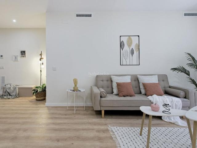 Piso en venta en Barcelona, Dreta de l´Eixample. Exclusiva vivienda exterior con balcón y parking en lEixample Dreta de Barcelona. Pisos.