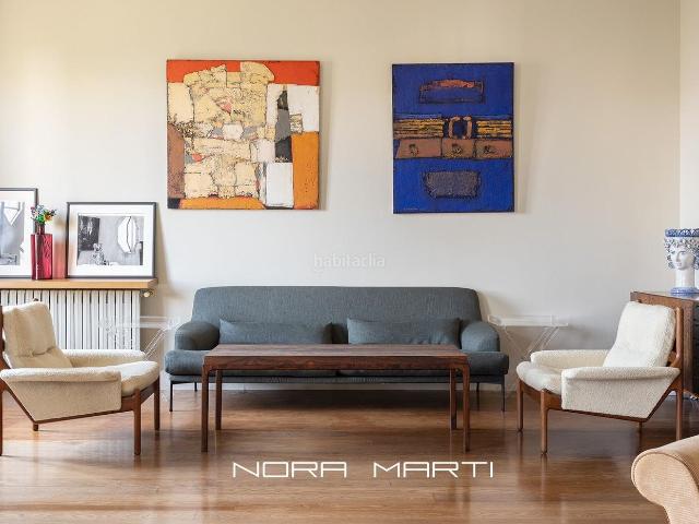 Piso en venta en Barcelona, Dreta de l´Eixample. Exclusiva residencia en Paseo de Gracia con vistas a La Pedrera. Pisos.