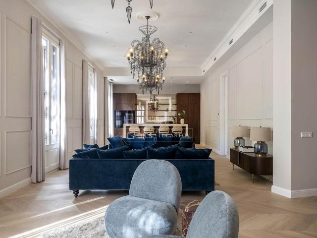 Piso en venta en Barcelona, Dreta de l´Eixample. Exclusivo piso de diseño contemporáneo con tres suites y techos de cuatro metros en el corazón de Barcelona. Pisos.