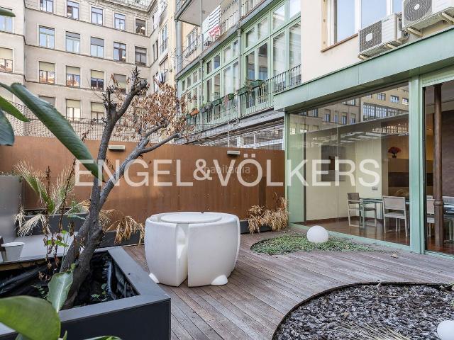 Piso en venta en Barcelona, Dreta de l´Eixample. Exclusivo piso en finca regia con terraza en Eixample. Pisos.