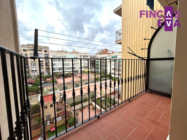 Piso en venta en Barcelona, Dreta de l´Eixample. Encantador piso en finca regia de 1889 en la Dreta de l Eixample. Pisos.