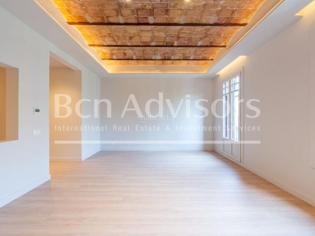 Piso en venta en Barcelona, Dreta de l´Eixample. Fantástica y luminosa vivienda reformada a estrenar en Consell de Cent. Pisos.