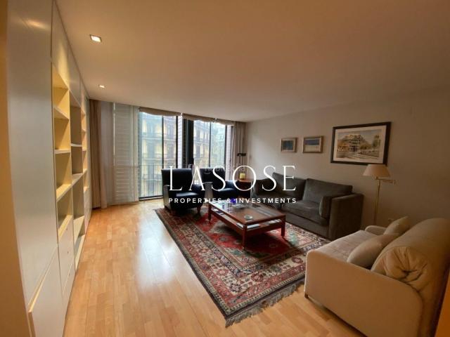 Piso en venta en Barcelona, Dreta de l´Eixample. Hermoso piso de un dormitorio en Rambla de Catalunya. Pisos.