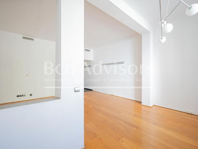 Piso en venta en Barcelona, Dreta de l´Eixample. Luminoso y tranquilo piso con terraza comunitaria junto al Paseo Sant Joan. Pisos.