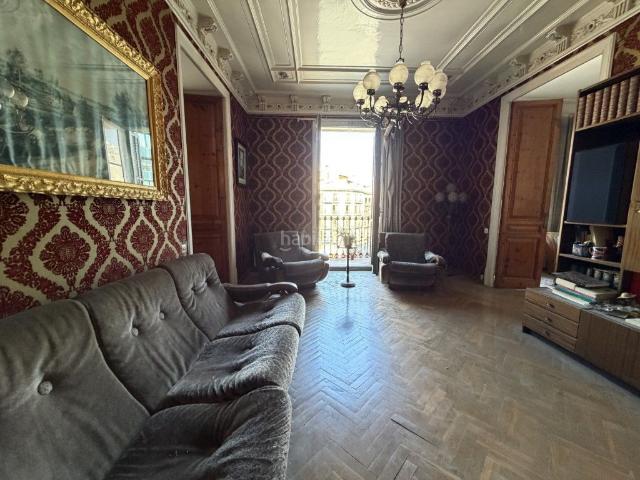 Piso en venta en Barcelona, Dreta de l´Eixample. Piso amplio con balcón Finca Regia con ascensor!. Pisos.