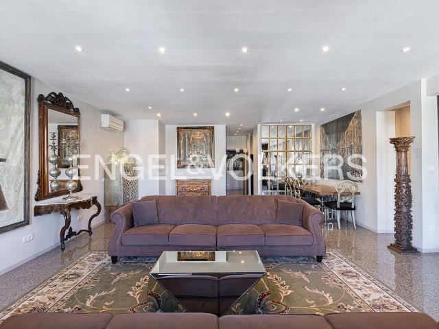 Piso en venta en Barcelona, Dreta de l´Eixample. Piso de gran tamaño reformado en la Dreta de lEixample. Pisos.