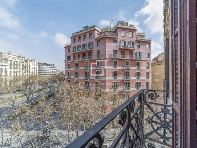 Piso en venta en Barcelona, Dreta de l´Eixample. Piso en excelentes condiciones con cuatro dormitorios en venta en el Eixample Derecho. Pisos.