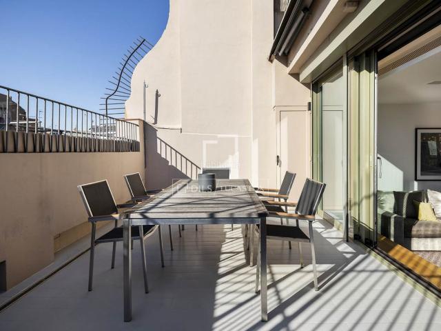 Piso en venta en Barcelona, Dreta de l´Eixample. Piso en excelentes condiciones con dos dormitorios y terraza de 172m en venta en el Eixample Derecho. Pisos.
