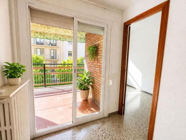 Piso en venta en Barcelona, Dreta de l´Eixample. PISO EXTERIOR AMPLIÓ CON TERRAZA MUY BUENA UBICACION EIXAMPLE. Pisos.
