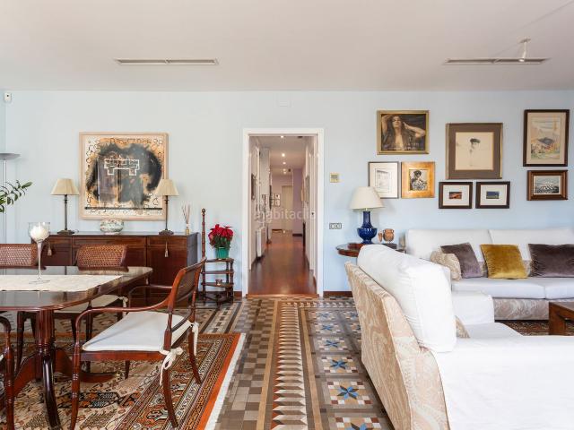 Piso en venta en Barcelona, Dreta de l´Eixample. Piso modernista en finca catalogada. Pisos.