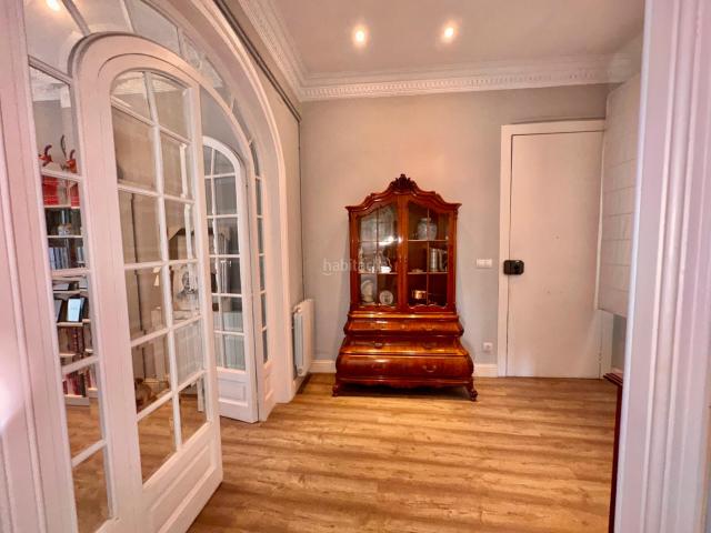 Piso en venta en Barcelona, Dreta de l´Eixample. Propiedad en finca regia con Balcón. Pisos.