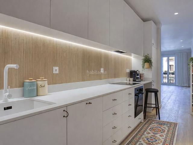 Piso en venta en Barcelona, Dreta de l´Eixample. Venta piso elegante reformado, a estrenar, Eixample Derecho Barcelona. Pisos.