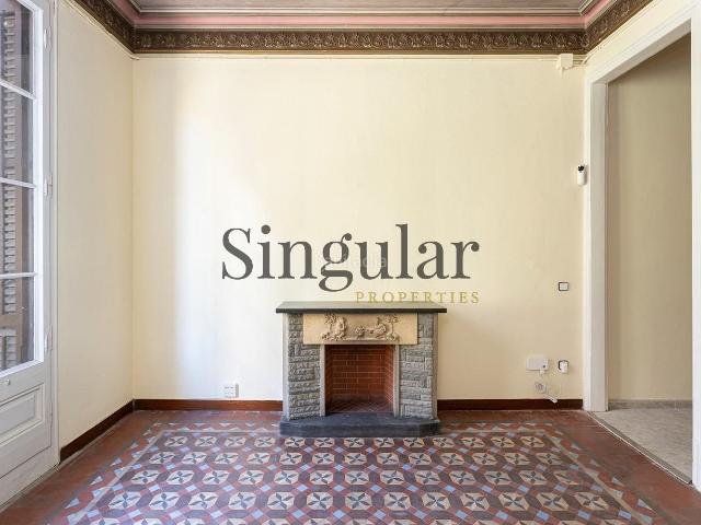 Piso en venta en Barcelona, Dreta de l´Eixample. Vivienda en finca regia junto Rambla Catalunya con terraza. Pisos.