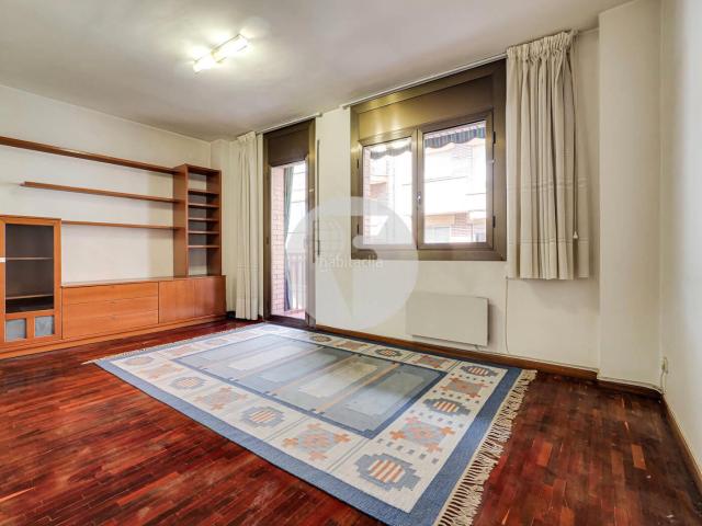 Piso en venta en Barcelona, El Camp d´en Grassot i Gràcia Nova. Encantador piso con terraza privada en Gracia Luminoso y tranquilo. Pisos.