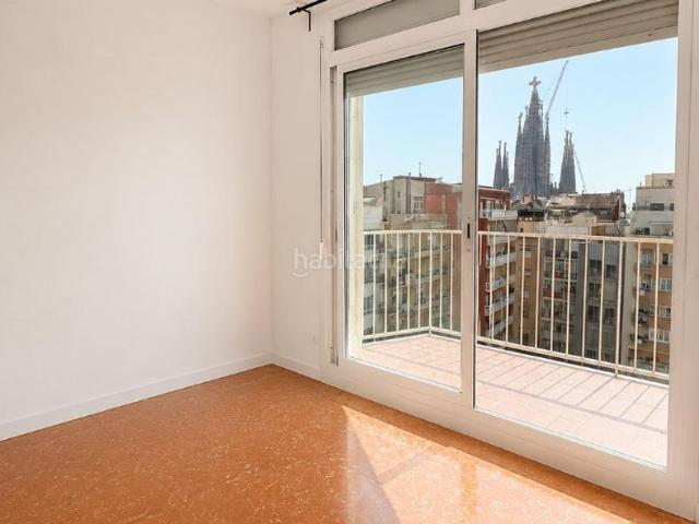 Piso en venta en Barcelona, El Camp d´en Grassot i Gràcia Nova. Pis de 4 habitacions amb balcó i vistes a la Sagrada Família de Barcelona. Pisos.