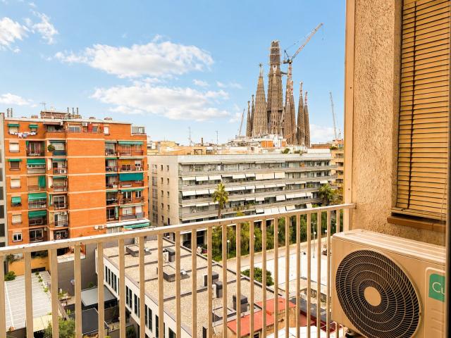 Piso en venta en Barcelona, El Camp d´en Grassot i Gràcia Nova. Piso alto con vistas a la Sagrada Familia. Pisos.