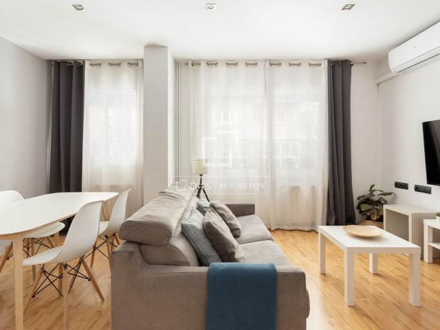 Piso en venta en Barcelona, El Camp d´en Grassot i Gràcia Nova. Piso de dos dormitorios en venta en Gracia, Barcelona. Pisos.
