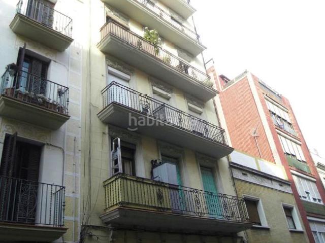 Piso en venta en Barcelona, El Camp d´en Grassot i Gràcia Nova. Piso de inversión con contrato de renta antigua vigente. Pisos.