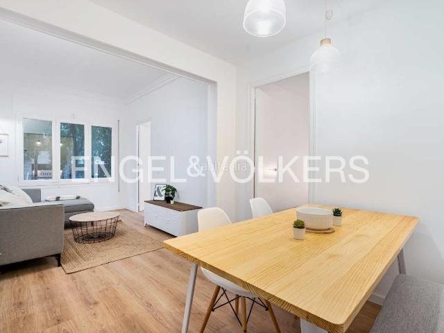 Piso en venta en Barcelona, El Camp d´en Grassot i Gràcia Nova. Piso totalmente reformado y equipado para entrar a vivir en Maria Claret. Pisos.