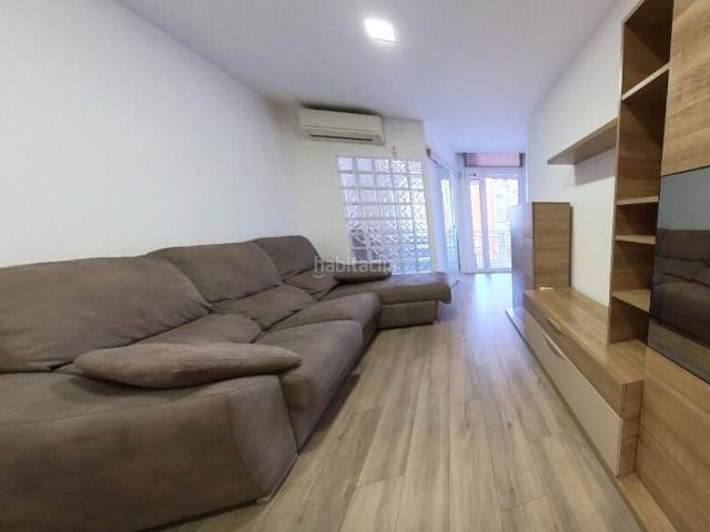Piso en venta en Barcelona, El Camp de l´Arpa del Clot. FANTÁSTICO PISO EN VENTA EN CAMP DE LARPA, CON BALCÓN Y ASCENSOR. REFORMADO Y LISTO PARA ENTRAR A VIVIR. Pisos.