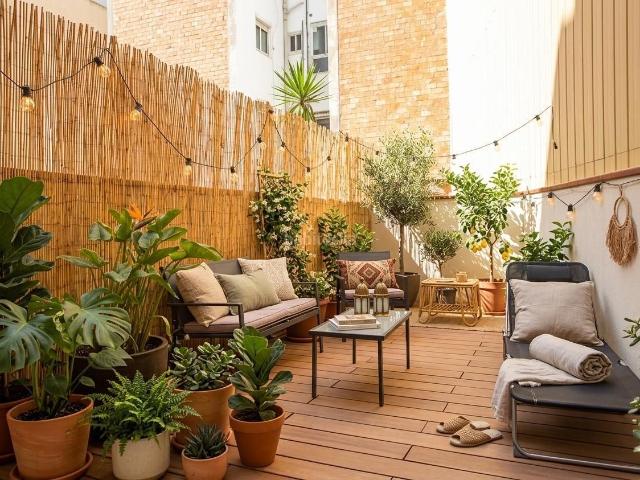 Piso en venta en Barcelona, El Camp de l´Arpa del Clot. LUMINOSO CON TERRAZA PRIVADA. Pisos.