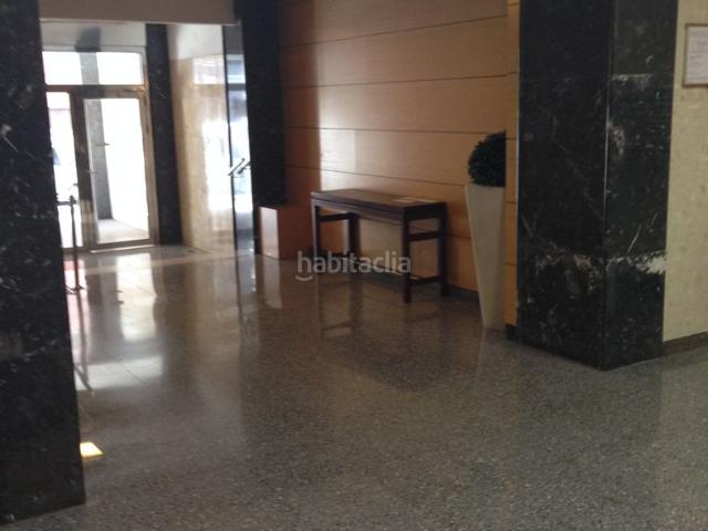 Piso en venta en Barcelona, El Camp de l´Arpa del Clot. PISO A LA VENTA EN LA CALLE CORCEGA DE BARCELONA CON INQUILINA DDE RENTA ANTIGUA. Pisos.