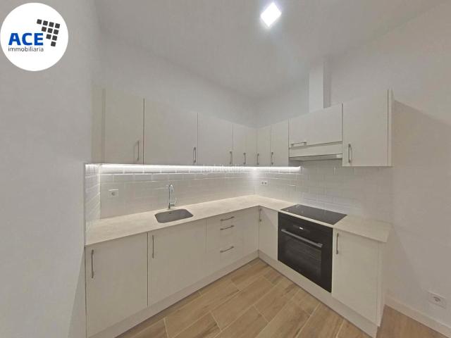 Piso en venta en Barcelona, El Camp de l´Arpa del Clot. PISO REFORMADO LISTO PARA ENTRAR A VIVIR !. Pisos.