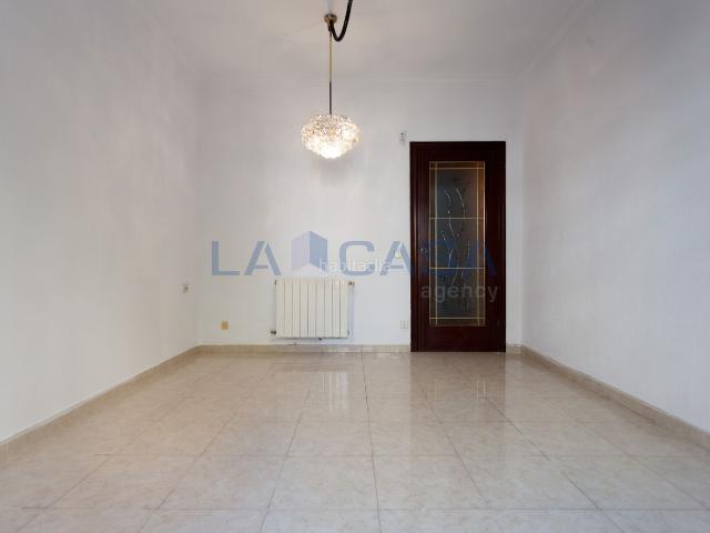 Piso en venta en Barcelona, El Camp de l´Arpa del Clot. Pisos.